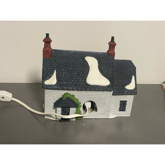 Department 56 Brownlow House Dickens Village - Picture 4 of 7